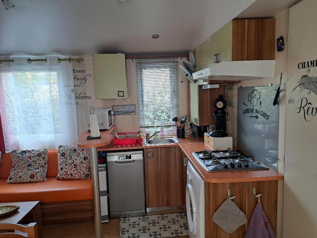 Mobile Home Tout Confort Alexandre La Roque-d'Antheron Exterior photo